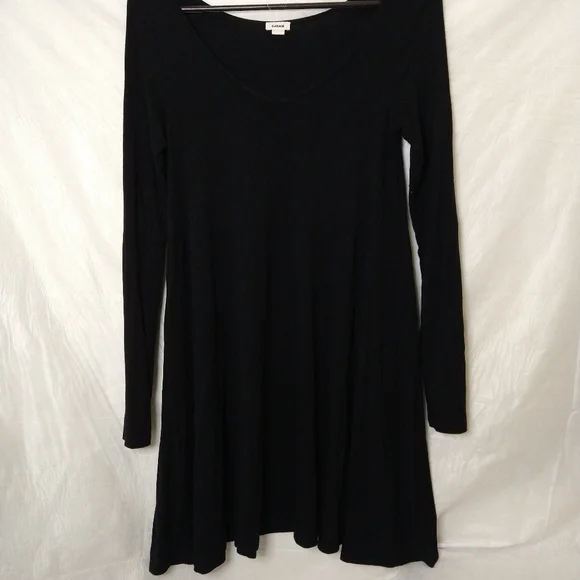 Garage Long Sleeve V Neck Dress - Picture 3 of 9